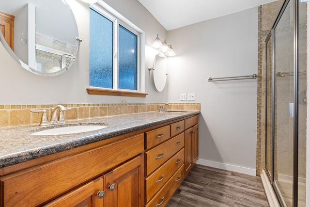 1983 Greenbrook Blvd, Richland, WA 99352