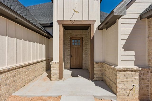 16114 Vernon Circle, Newalla, OK 74857