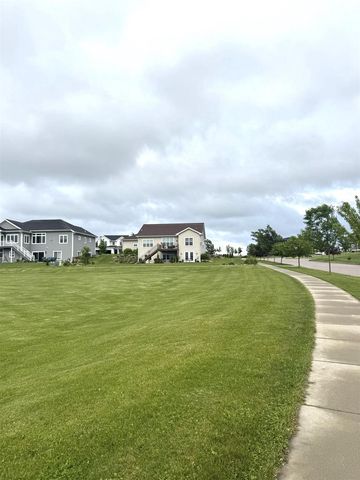6551 Wolf Hollow Road, Windsor, WI 53598