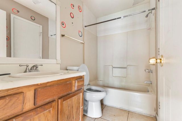 8022 Creekstone Way, Riverdale, GA 30274