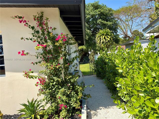 6561 SW 34th St, Miami, FL 33155