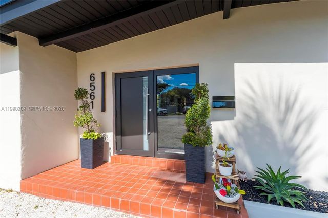 6561 SW 34th St, Miami, FL 33155