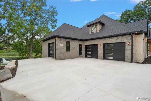 1059 Iroquois Trail, Oxford Charter Township, MI 48371