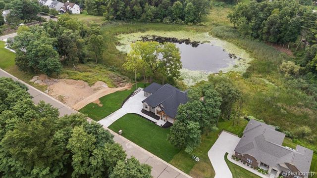 1059 Iroquois Trail, Oxford Charter Township, MI 48371