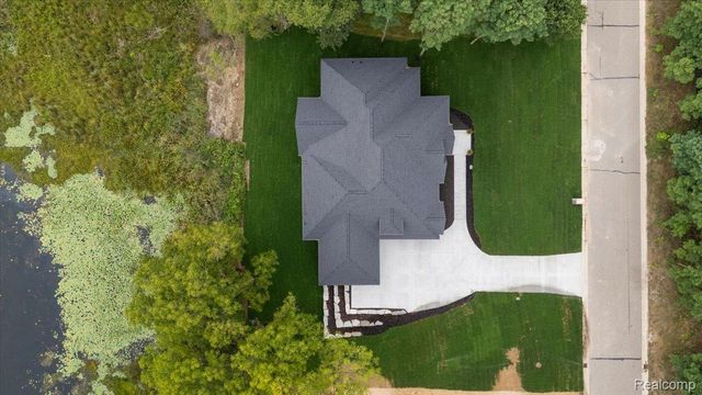 1059 Iroquois Trail, Oxford Charter Township, MI 48371