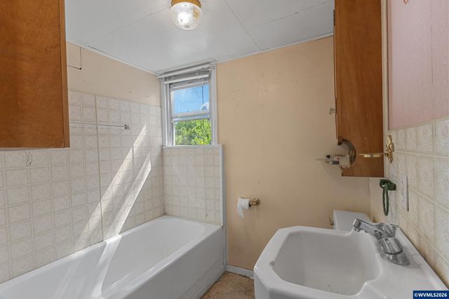 4545 Hazelgreen Rd, Salem, OR 97305
