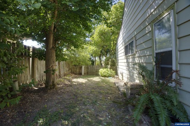 4545 Hazelgreen Rd, Salem, OR 97305