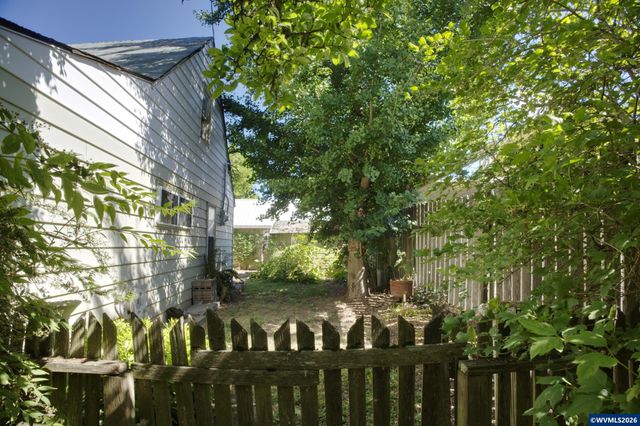 4545 Hazelgreen Rd, Salem, OR 97305