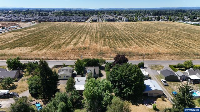 4545 Hazelgreen Rd, Salem, OR 97305