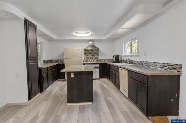 4545 Hazelgreen Rd, Salem, OR 97305