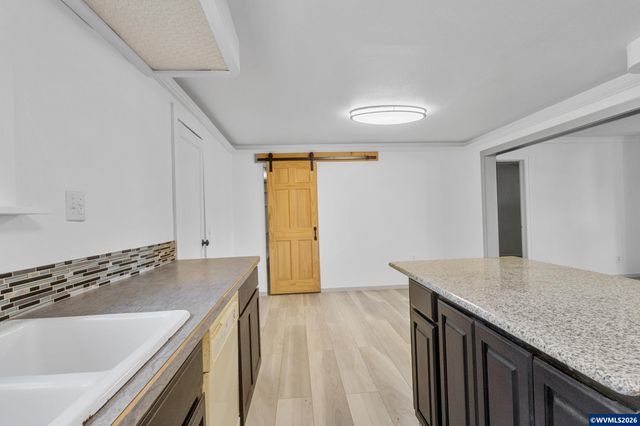 4545 Hazelgreen Rd, Salem, OR 97305