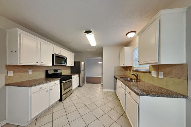 21504 Palace Pines Drive, Kingwood, TX 77339