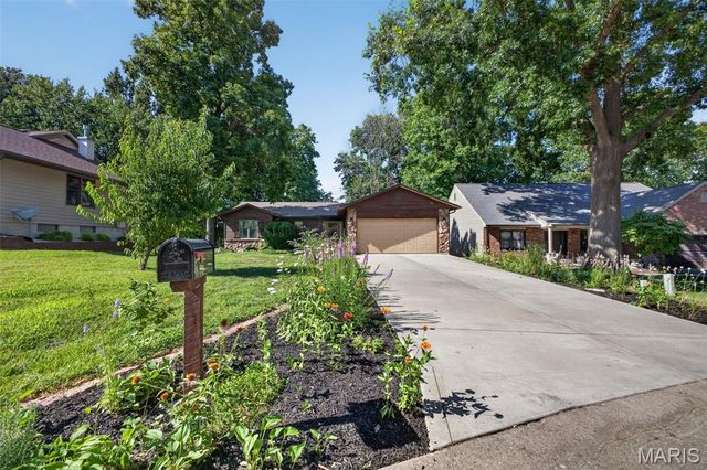 854 Meadowview Lane, Columbia, IL 62236