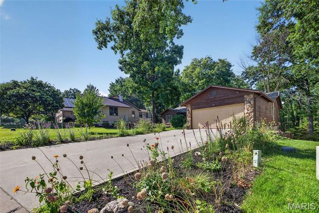 854 Meadowview Lane, Columbia, IL 62236