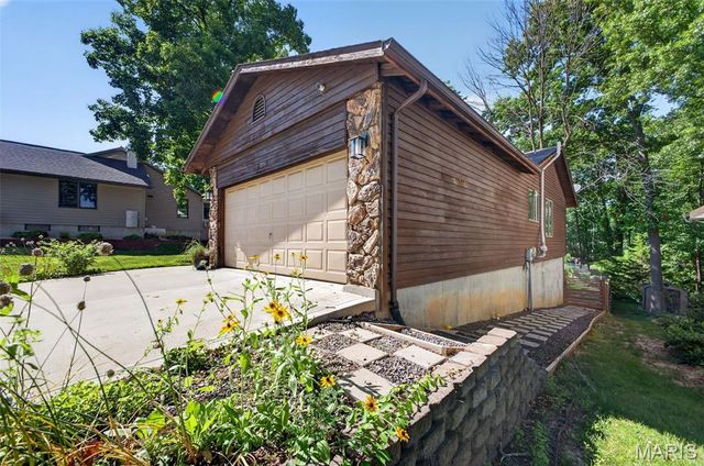 854 Meadowview Lane, Columbia, IL 62236
