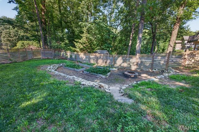 854 Meadowview Lane, Columbia, IL 62236