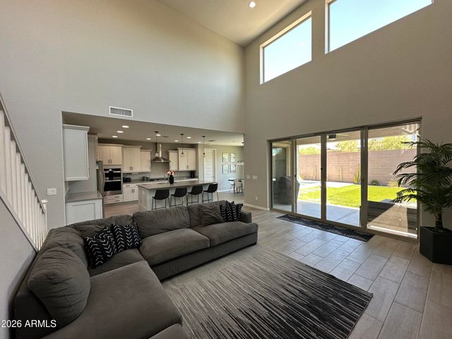 7228 W QUAIL TRACK Drive, Peoria, AZ 85383