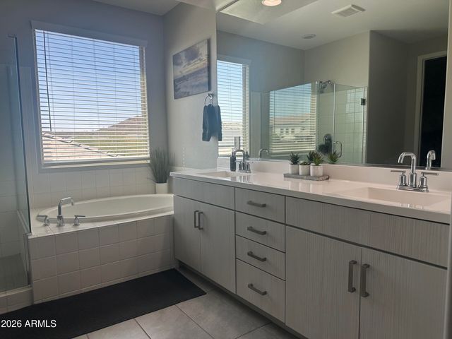 7228 W QUAIL TRACK Drive, Peoria, AZ 85383