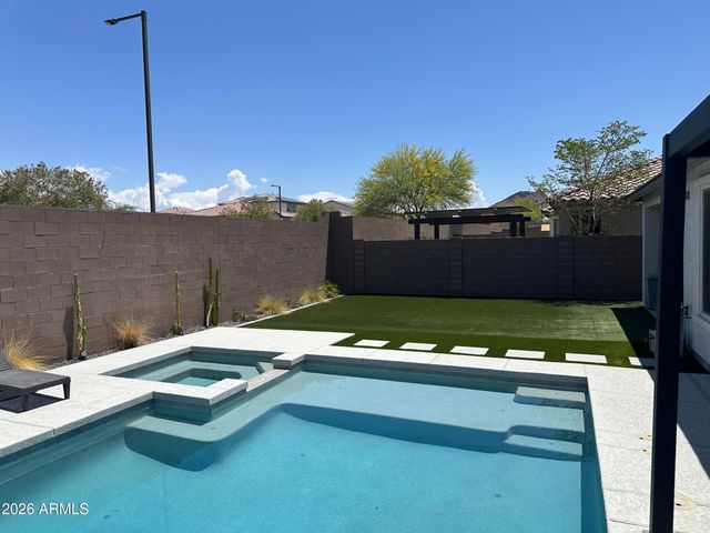 7228 W QUAIL TRACK Drive, Peoria, AZ 85383