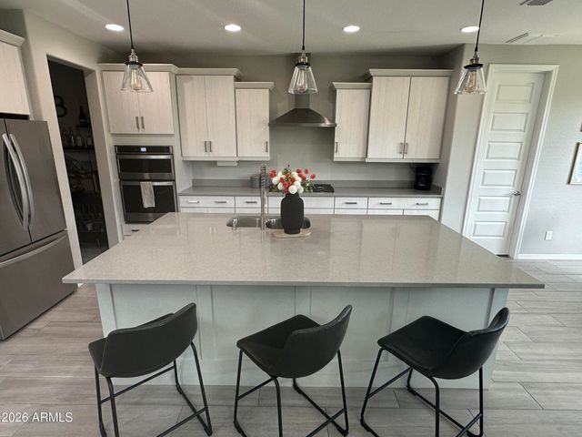 7228 W QUAIL TRACK Drive, Peoria, AZ 85383
