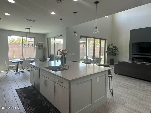 7228 W QUAIL TRACK Drive, Peoria, AZ 85383
