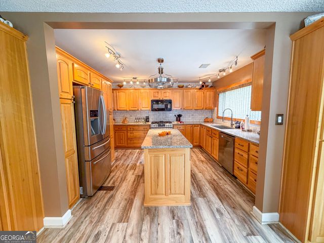 20 Hickory Forest Lane NW, Kingston, GA 30145