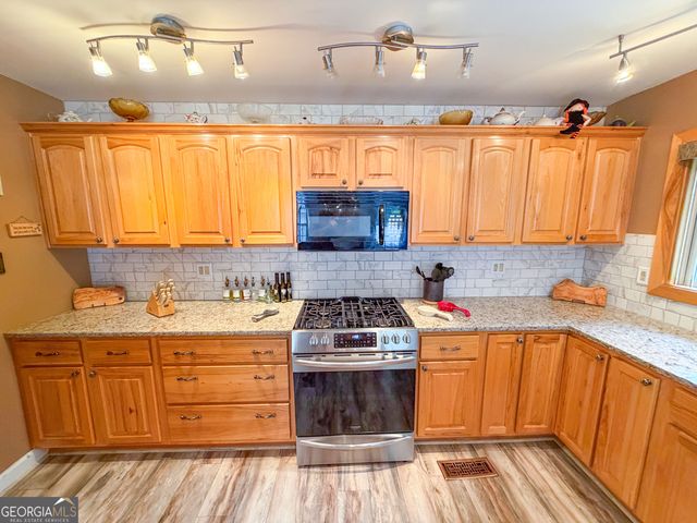 20 Hickory Forest Lane NW, Kingston, GA 30145
