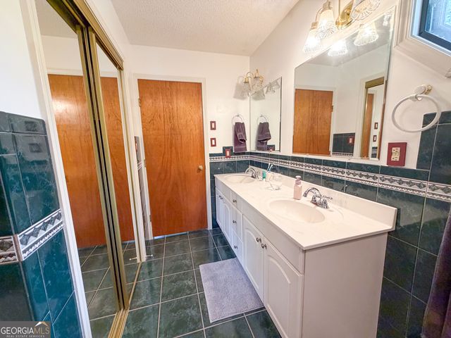 20 Hickory Forest Lane NW, Kingston, GA 30145