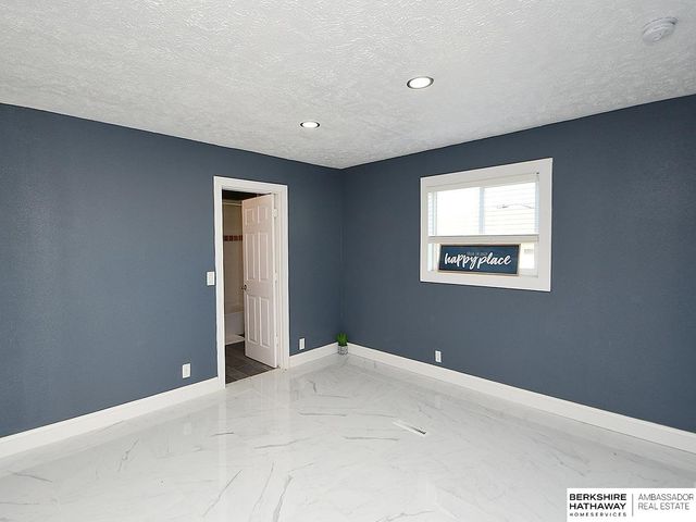 530 E 2nd Street, Papillion, NE 68046