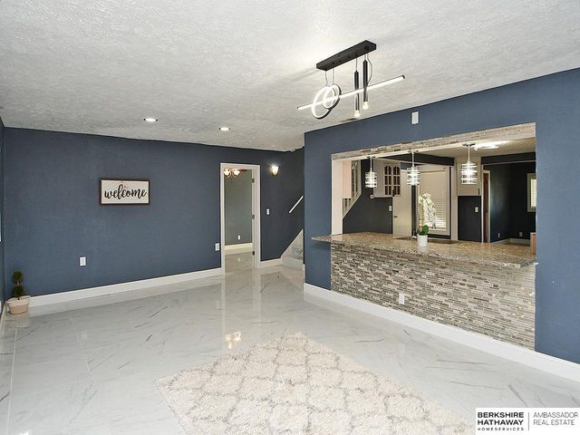 530 E 2nd Street, Papillion, NE 68046