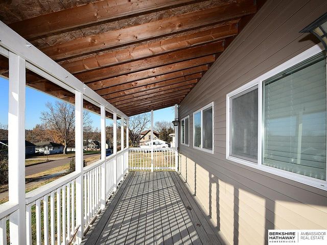 530 E 2nd Street, Papillion, NE 68046