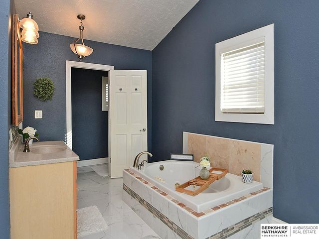 530 E 2nd Street, Papillion, NE 68046