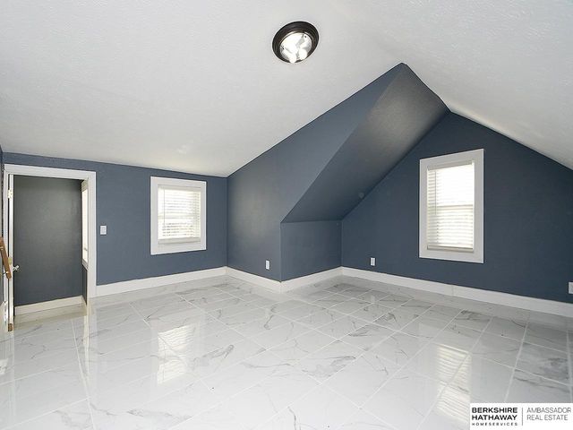 530 E 2nd Street, Papillion, NE 68046