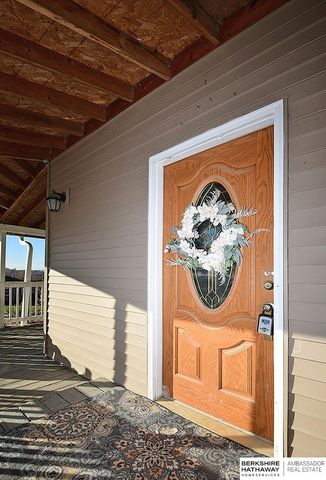 530 E 2nd Street, Papillion, NE 68046