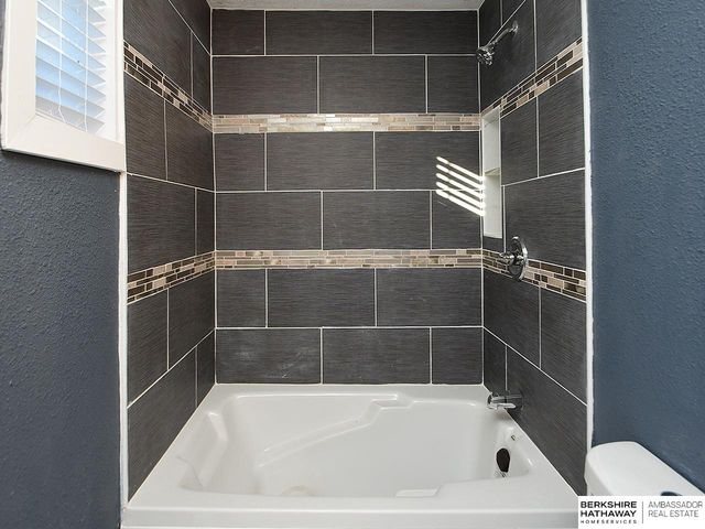 530 E 2nd Street, Papillion, NE 68046