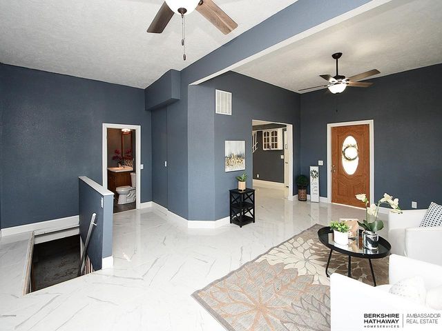 530 E 2nd Street, Papillion, NE 68046