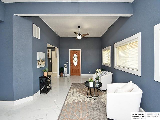 530 E 2nd Street, Papillion, NE 68046