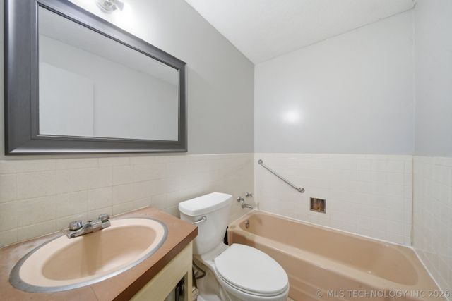 1300 W 3rd Street, Okmulgee, OK 74447