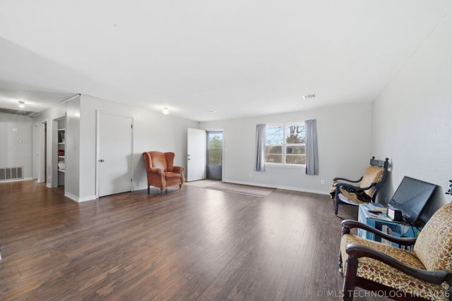 1300 W 3rd Street, Okmulgee, OK 74447