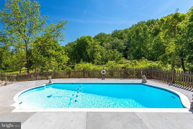 1435 ROSEWOOD HILL DR, Vienna, VA 22182