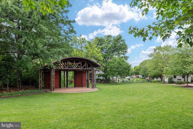 1435 ROSEWOOD HILL DR, Vienna, VA 22182