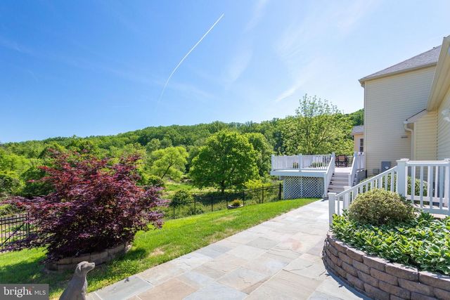 1435 ROSEWOOD HILL DR, Vienna, VA 22182