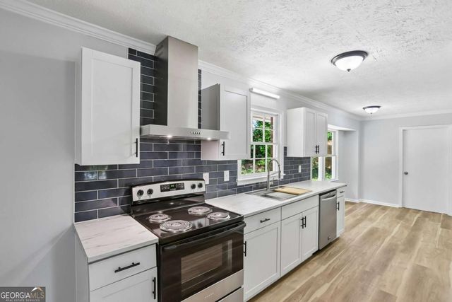 2922 Laura Lane, Lithia Springs, GA 30122