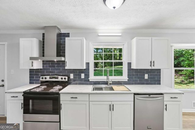 2922 Laura Lane, Lithia Springs, GA 30122