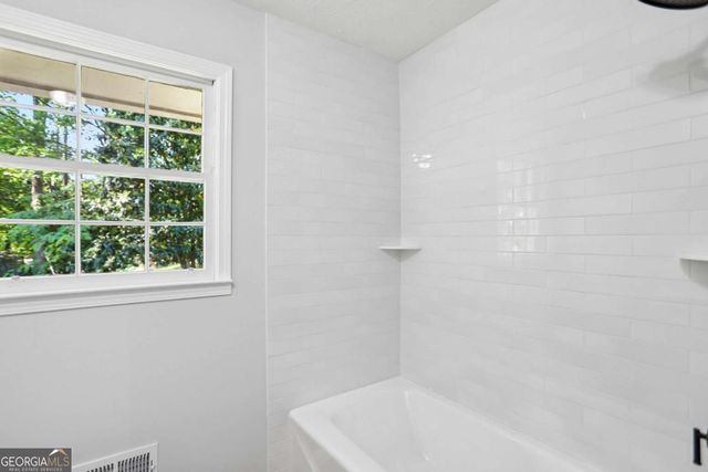 2922 Laura Lane, Lithia Springs, GA 30122