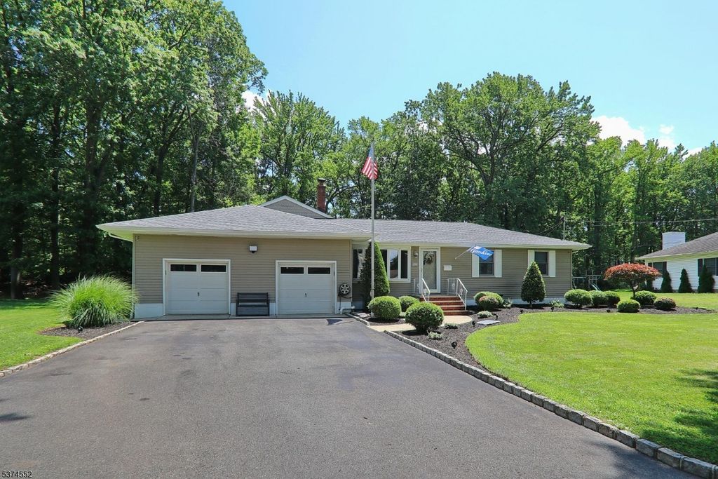 2268 Redwood Rd, Scotch Plains Twp., NJ 07076