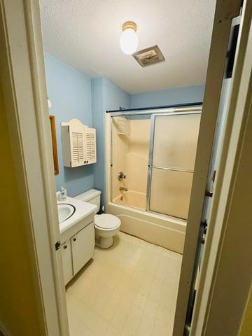 19 Walnut Avenue, Holiday Island, AR 72631