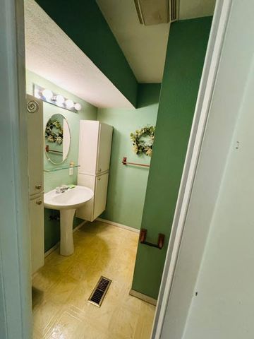 19 Walnut Avenue, Holiday Island, AR 72631