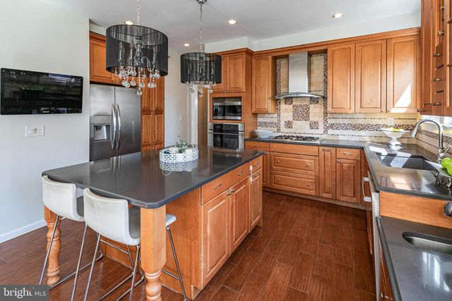 27 MARKHAM RD, Princeton, NJ 08540