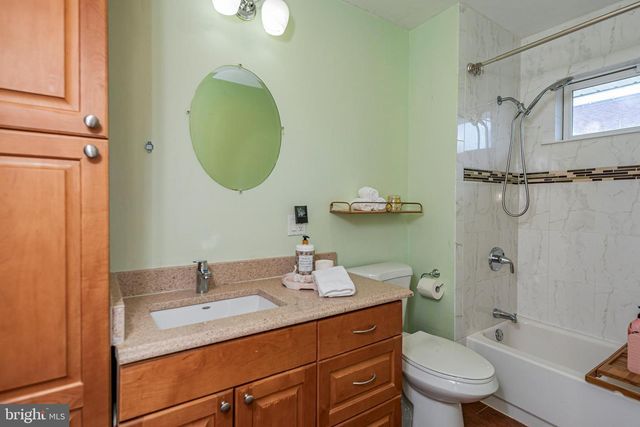 27 MARKHAM RD, Princeton, NJ 08540